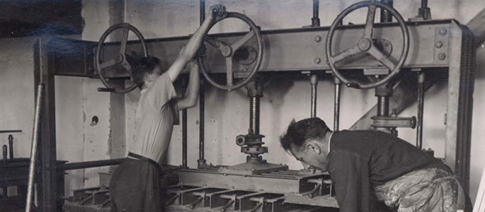 Jews working in a carpentry shop in the Sered forced labor camp, Slovakia Jews working in a carpentry shop in the Sered forced labor camp, Slovakia