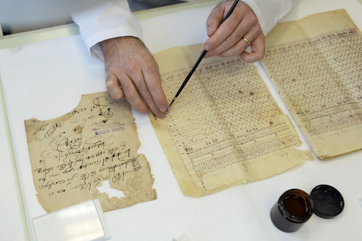 Hebrew calendar drawn up by Moshe Menachem Herstik in the Ilia camp, southern Transylvania, Romania
