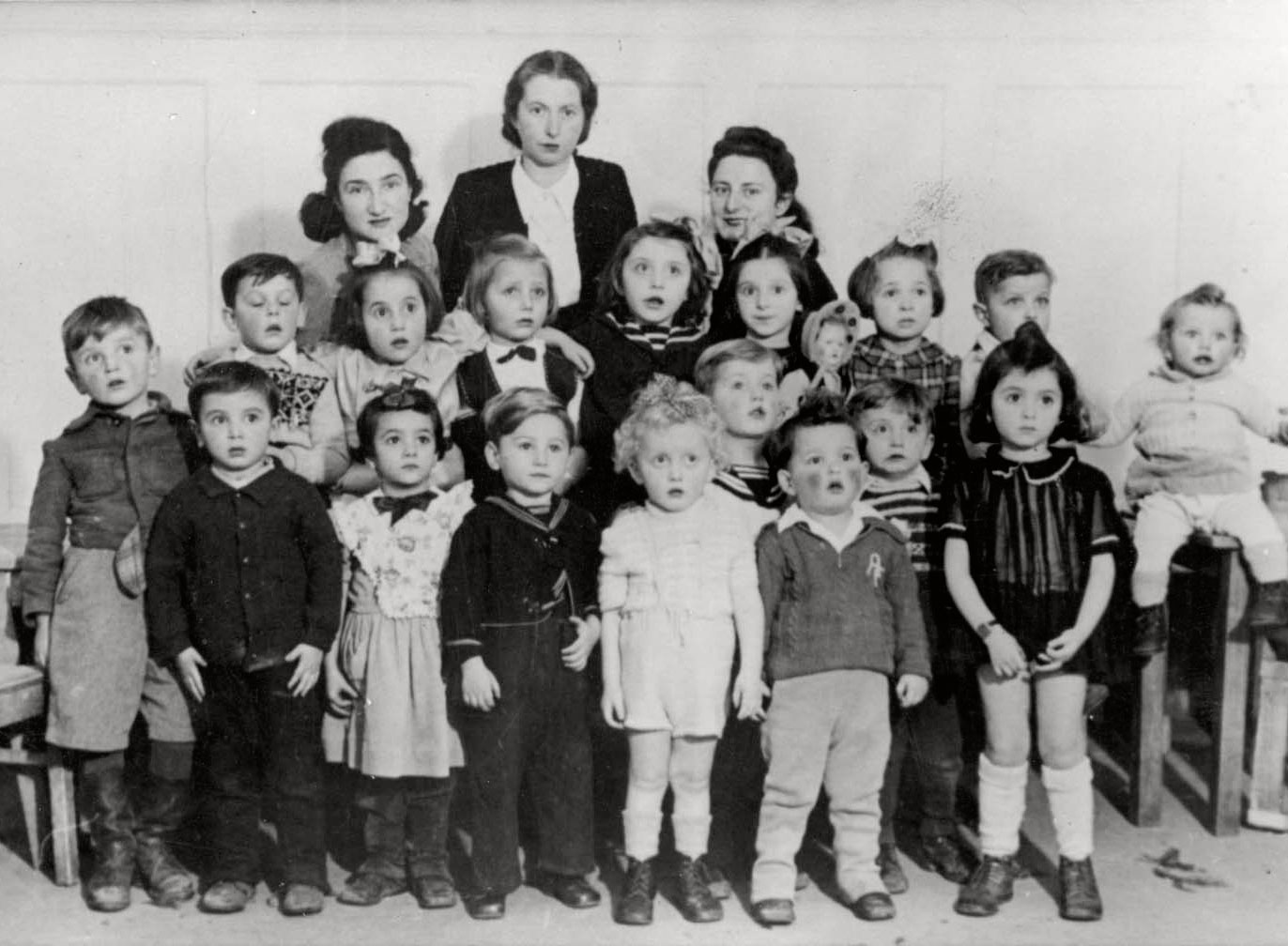 The kindergarten children in the DP camp, celebrating Hanukkah. Deggendorf, Niederbayern, Germany