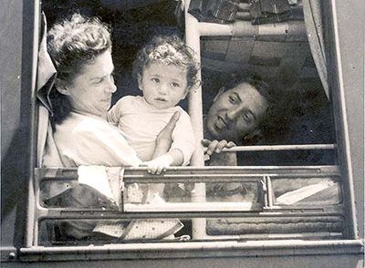 Czechoslovakian Jews leaving for illegal immigration to <em>Eretz Israel</em> – Prague, Czechoslovakia