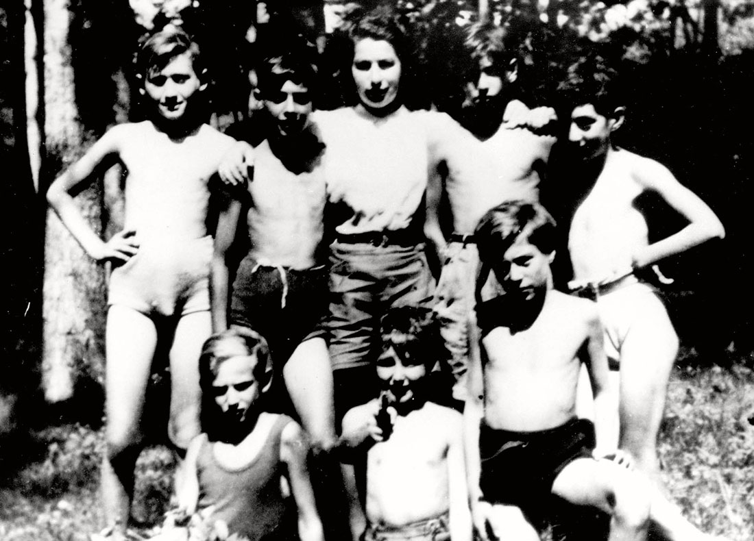 Children living at the children's home in Izieu, summer 1943