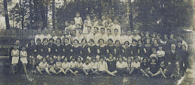 Bratislava, female athletes from the Maccabi Hatzair youth movement, 9 May 1926 Bratislava, female athletes from the Maccabi Hatzair youth movement, 9 May 1926