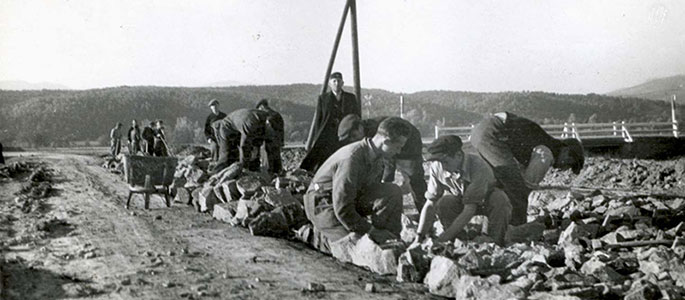 A forced labor company of the Sixth Slovak Brigade, at work