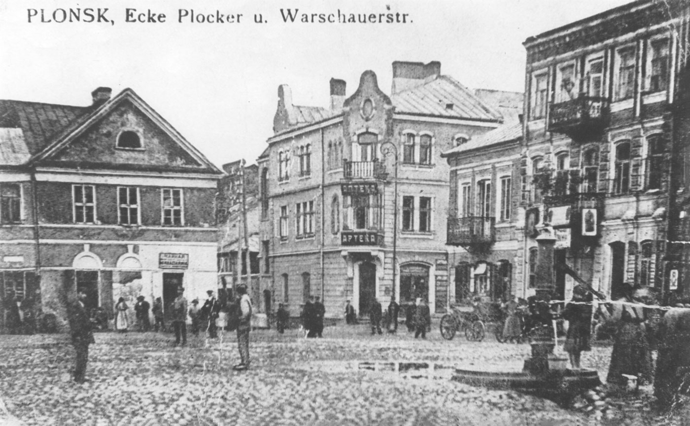 Plonsk, the well in the square on the corner of Warszawska and Pułtuska Streets