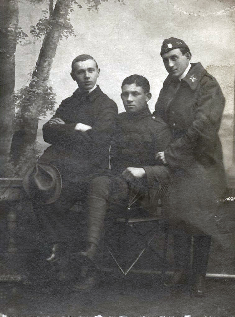 Young Jews in Plonsk before the war Young Jews in Plonsk before the war