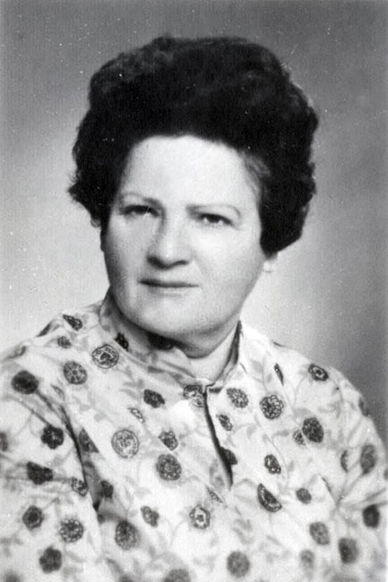 Haya Krojn (Cohen) from Plonsk after liberation. Krojn was active in the Auschwitz Underground and smuggled explosive material, together with her friends, from the "Union" factory to Auschwitz-Birkenau Haya Krojn (Cohen) from Plonsk after liberation. Krojn was active in the Auschwitz Underground and smuggled explosive material, together with her friends, from the "Union" factory to Auschwitz-Birkenau