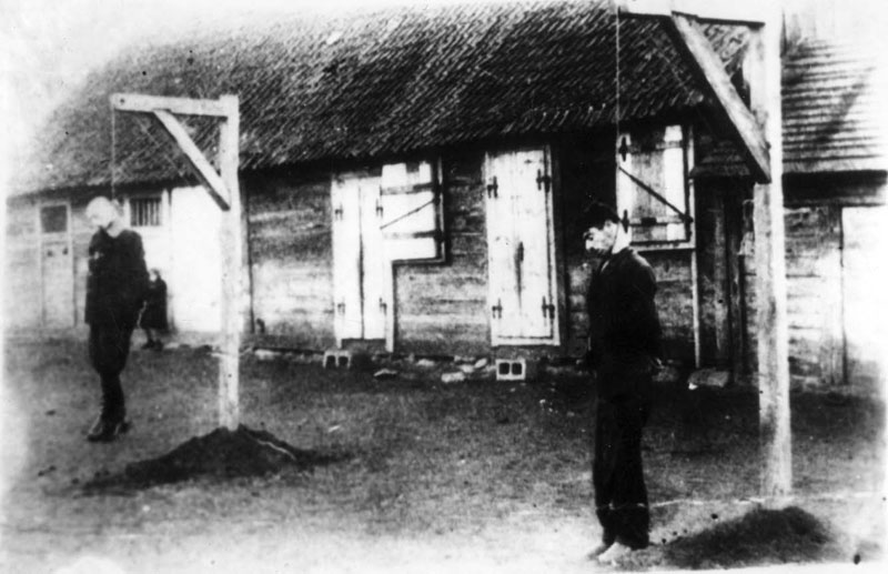 Execution by hanging in Plonsk. The murdered are probably Jews Execution by hanging in Plonsk. The murdered are probably Jews