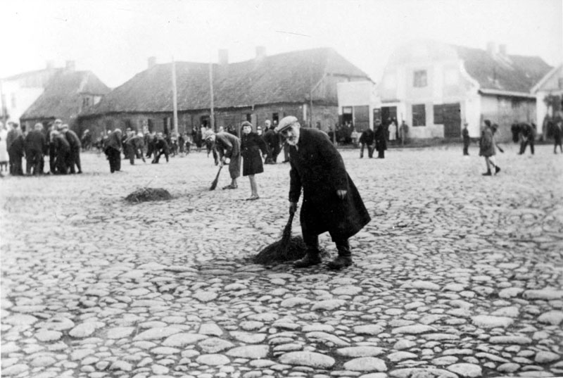 Forced labor of Jews in Plonsk Forced labor of Jews in Plonsk