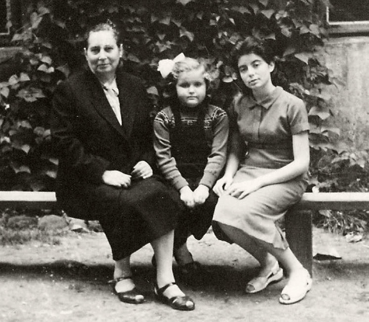 From right to left: Anita, her step-sister and Bronislava Krištopavičienė, 1959 From right to left: Anita, her step-sister and Bronislava Krištopavičienė, 1959