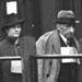 29. August 1942, Juden kommen an der Verladerampe des Schlachthofs in Wiesbaden an, von wo aus sie deportiert werden sollen 