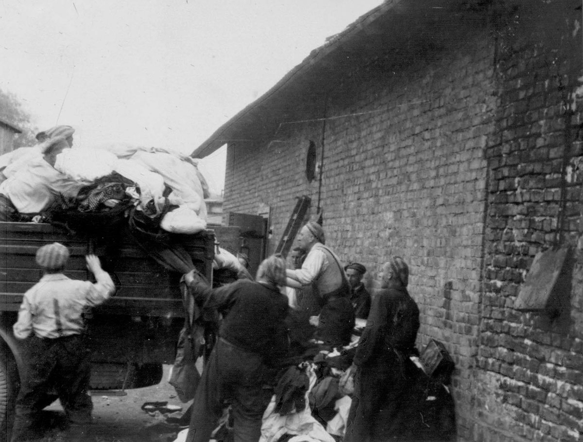 Kommando "Kanada" at work