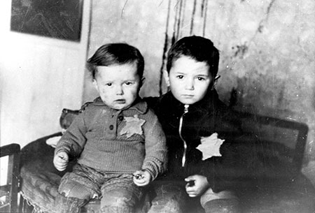 Avraham Rosenthal, aged 5 and his 2-year-old brother, Emanuel, February 1944, Kovno, Lithuania