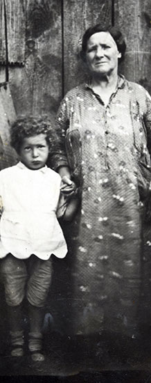 Hersch Paluch and his grandmother, Rachel Wajnrajter, Końskie, Poland, 1937