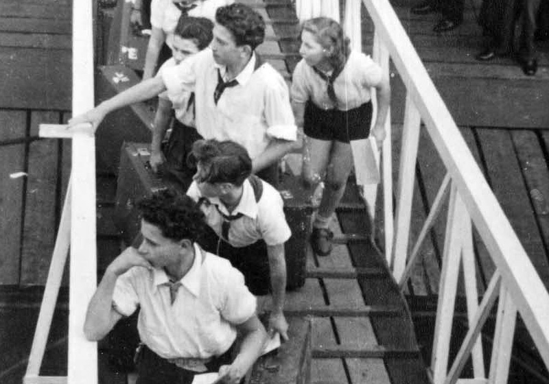Children from the "Ilania" children's village boarding the "Negba" on their way to Israel.  Amsterdam, October 1948
