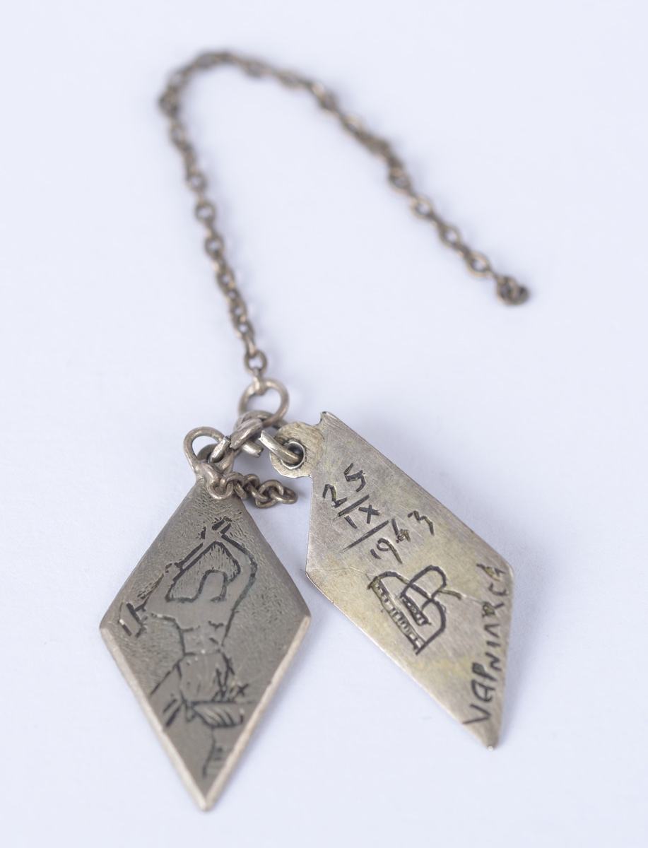 Gifts created by Ben Zion Averbuch in Rybnica prison for his girlfriend Rosa David