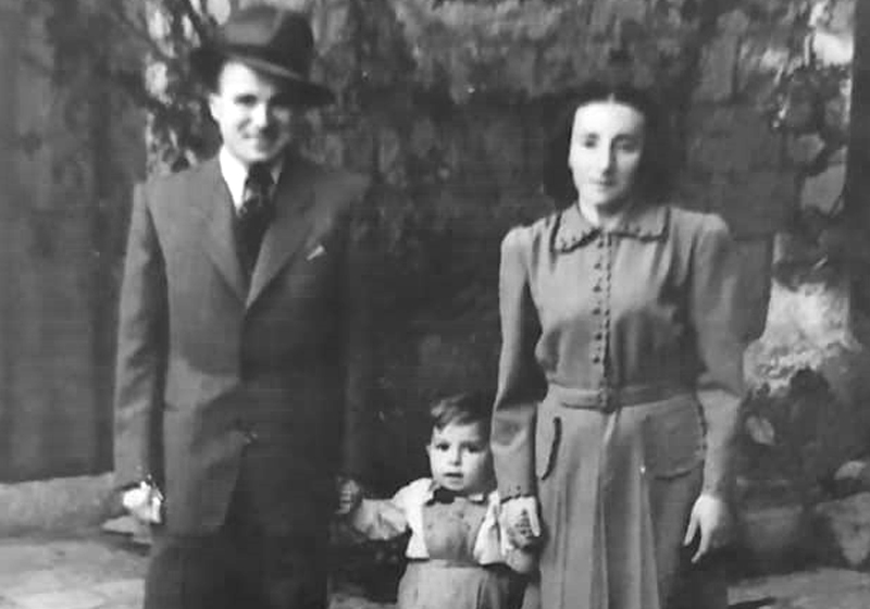 Leo and Yaffa Knesbach (later Ben-Yehoshua) and their son Herzl, Jerusalem, 1946