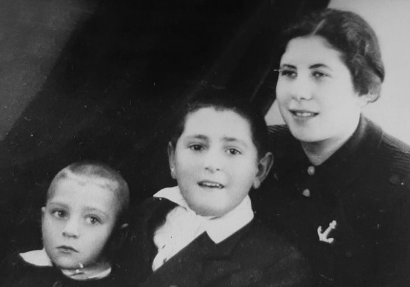 רבקה גיל (גילינה), לבית ברנשטיין וילדיה. קרטינגה, ליטא, לפני המלחמה
