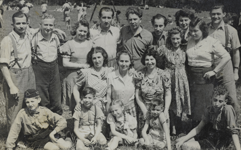 
משפחות רוזנפלד ורוט. בודפשט, 1941