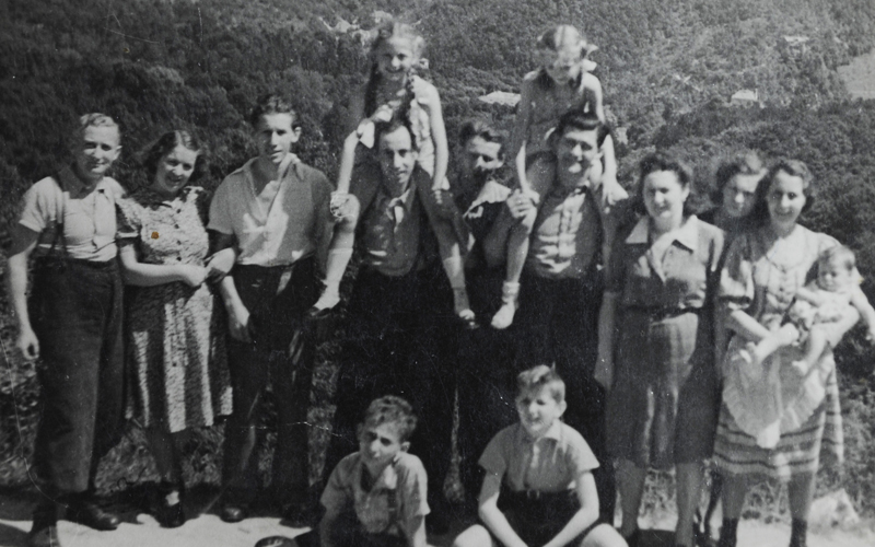 משפחות רוזנפלד ורוט. בודפשט, 1942