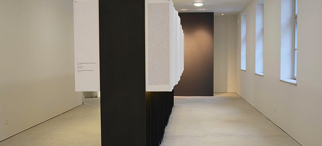 El monumental "Libro de los Nombres" diseñado especialmente para la exposición por el prof. Janán de Lange