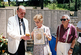 Zeremonie zu Ehren von Sofia Kritikou. Yad Vashem, 18. Juli 1999