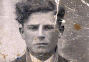 Zvi Gelband, the son of Yonas and Blima Gelband, born in Wolbrom in 1912. He was married to Chana Potorak, and they lived in Wolbrom. Both perished in the Holocaust