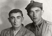 שנת 1946. האחים יצחק ומשה שטורכן, בניהם של אהרון ושיינדלה. משה היה בצבא הפולני. יצחק היה במחנות ריכוז. שניהם שרדו את המלחמה, עלו לארץ והקימו משפחות. הוריהם ואחותם רוייזלה נספו