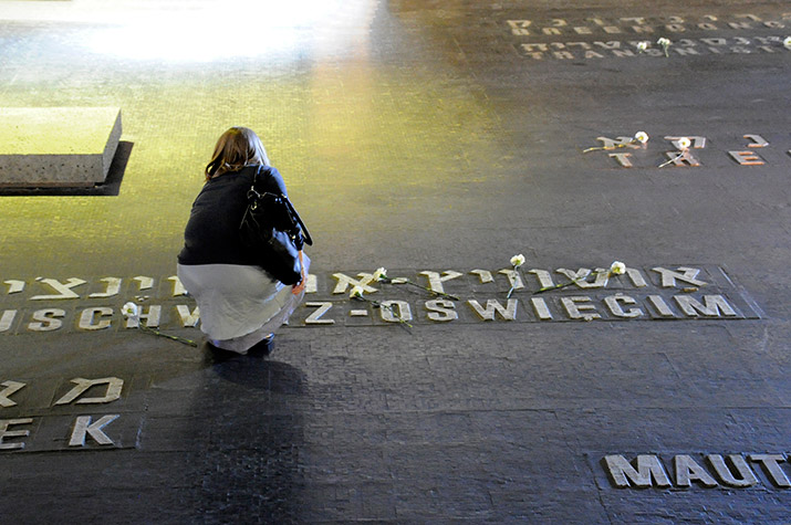 Galerie de photos - Conmemorando Yom Hashoá en Yad Vashem
