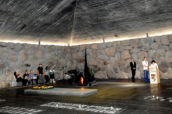 Galerie de photos - Conmemorando Yom Hashoá en Yad Vashem