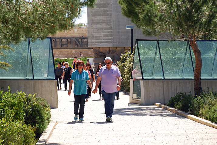 Galerie de photos - Conmemorando Yom Hashoá en Yad Vashem