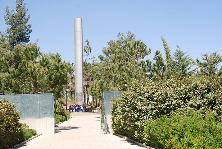 Galerie de photos - Conmemorando Yom Hashoá en Yad Vashem