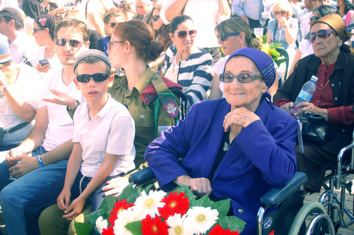 Galerie de photos - Conmemorando Yom Hashoá en Yad Vashem