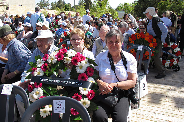 Galerie de photos - Conmemorando Yom Hashoá en Yad Vashem