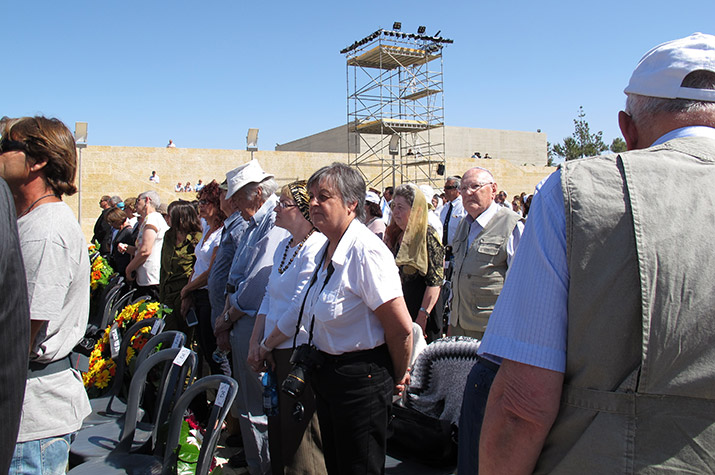 Galerie de photos - Conmemorando Yom Hashoá en Yad Vashem