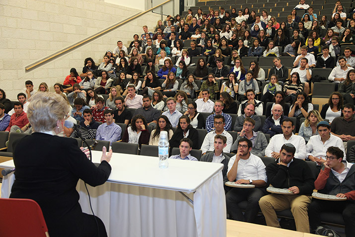 Galerie de photos - Conmemorando Yom Hashoá en Yad Vashem
