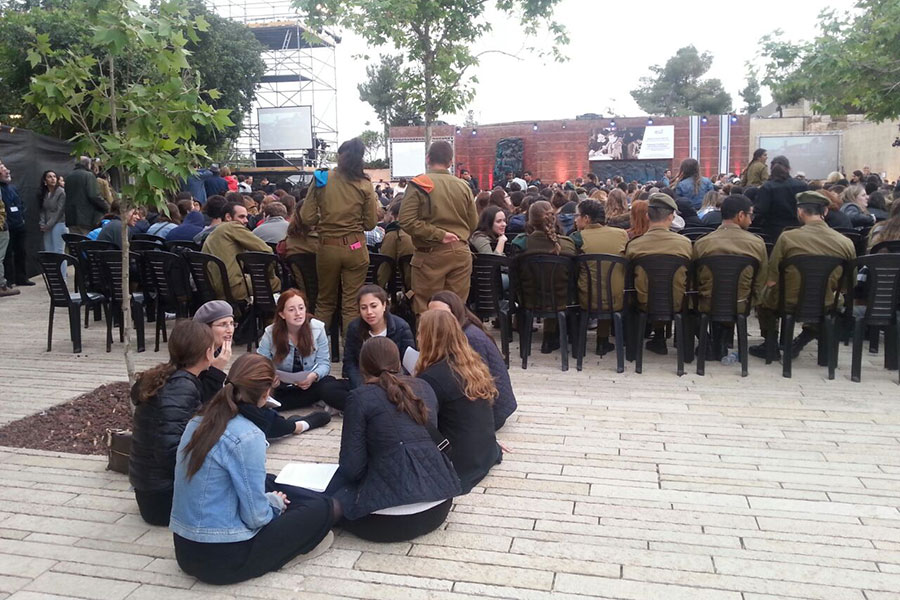 Mirando el pasado - Conmemorando Yom Hashoá en Yad Vashem