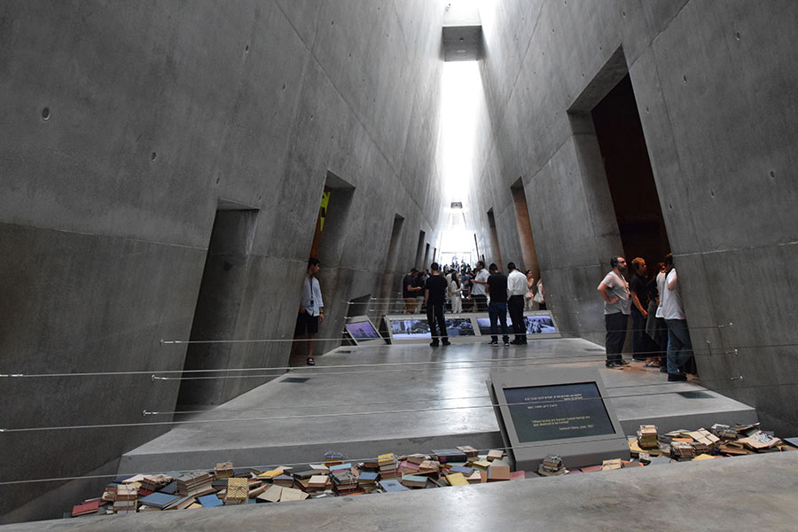 Mirando el pasado - Conmemorando Yom Hashoá en Yad Vashem