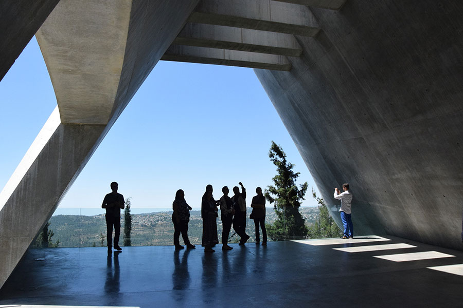 Mirando el pasado - Conmemorando Yom Hashoá en Yad Vashem