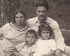 Familia en Zhitomir, Ucrania.
Archivo fotográfico de Yad Vashem.