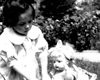 Gora Kolwaira con muñeca, Polonia.
Archivo fotográfico de Yad Vashem.