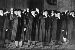 Jueces saludando a Hitler, Berlín, Alemania, 
1 de octubre de 1936. 
Archivo fotográfico de Yad Vashem.
