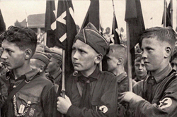Miembros de la Juventud Hitleriana (Hitlerjugend), Alemania. 
Archivo fotográfico de Yad Vashem.
