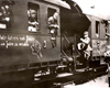 Soldados alemanes en camino al frente. En el vagón dice: "Viajamos a Polonia para golpear a los judíos", septiembre de 1939.
Archivo fotográfico de Yad Vashem.