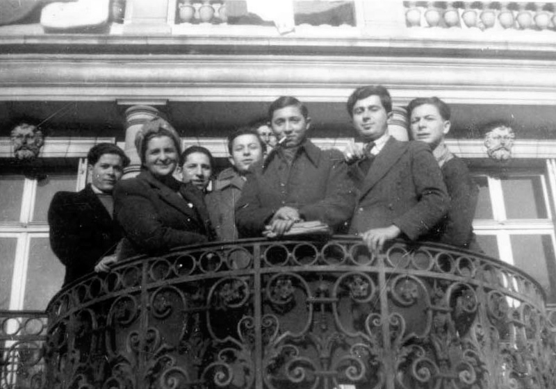 Des "enfants de Buchenwald" dans une maison de l'OSE à Fontenay-aux-Roses, France, février 1946