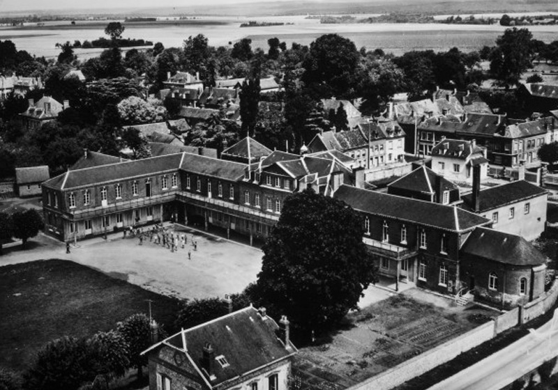 Vue aérienne de la maison d'Ecouis