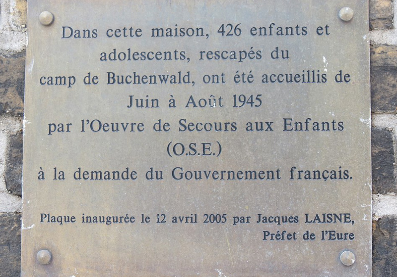 Plaque commémorative apposée sur la maison d'Ecouis