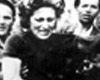 Львов, Украина, 30/06-03/07/1941. Украинские погромщики издеваются над еврейкой.