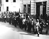 Могилев, Белоруссия, июль 1941. Колонна евреев направляется на принудительные работы.
