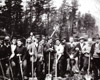 Польша, Биркенау, 1941-42. Группа еврейских узников из Хшанува на месте постройки лагеря смерти.