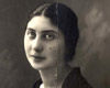 Шауляй, Литва. Имания Камвер, жена доктора Авраама Камвера, врача в Шауляйском гетто.